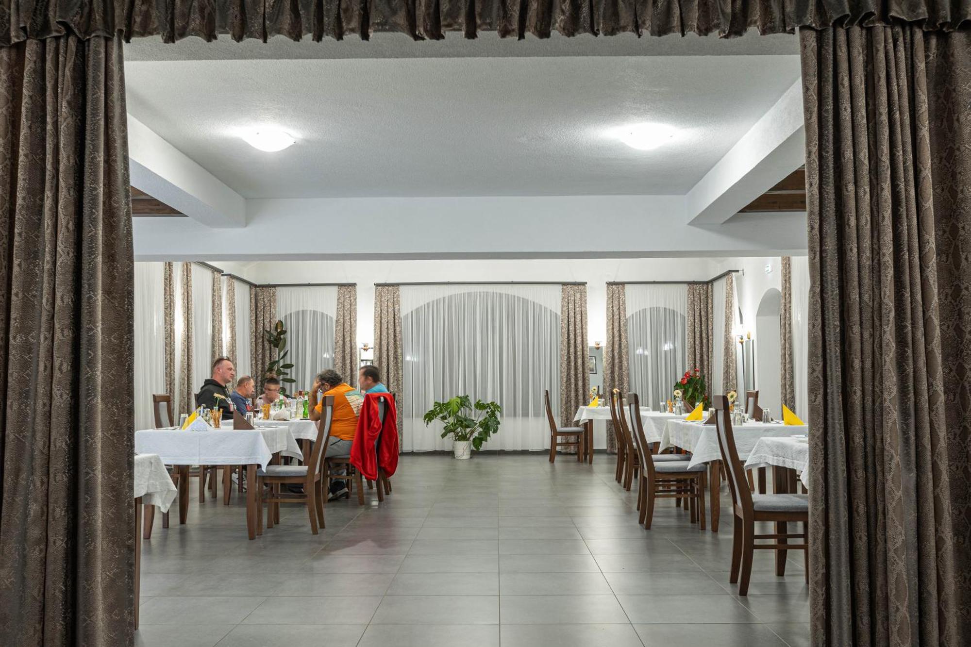 Veranda Panzio Remetea  Esterno foto